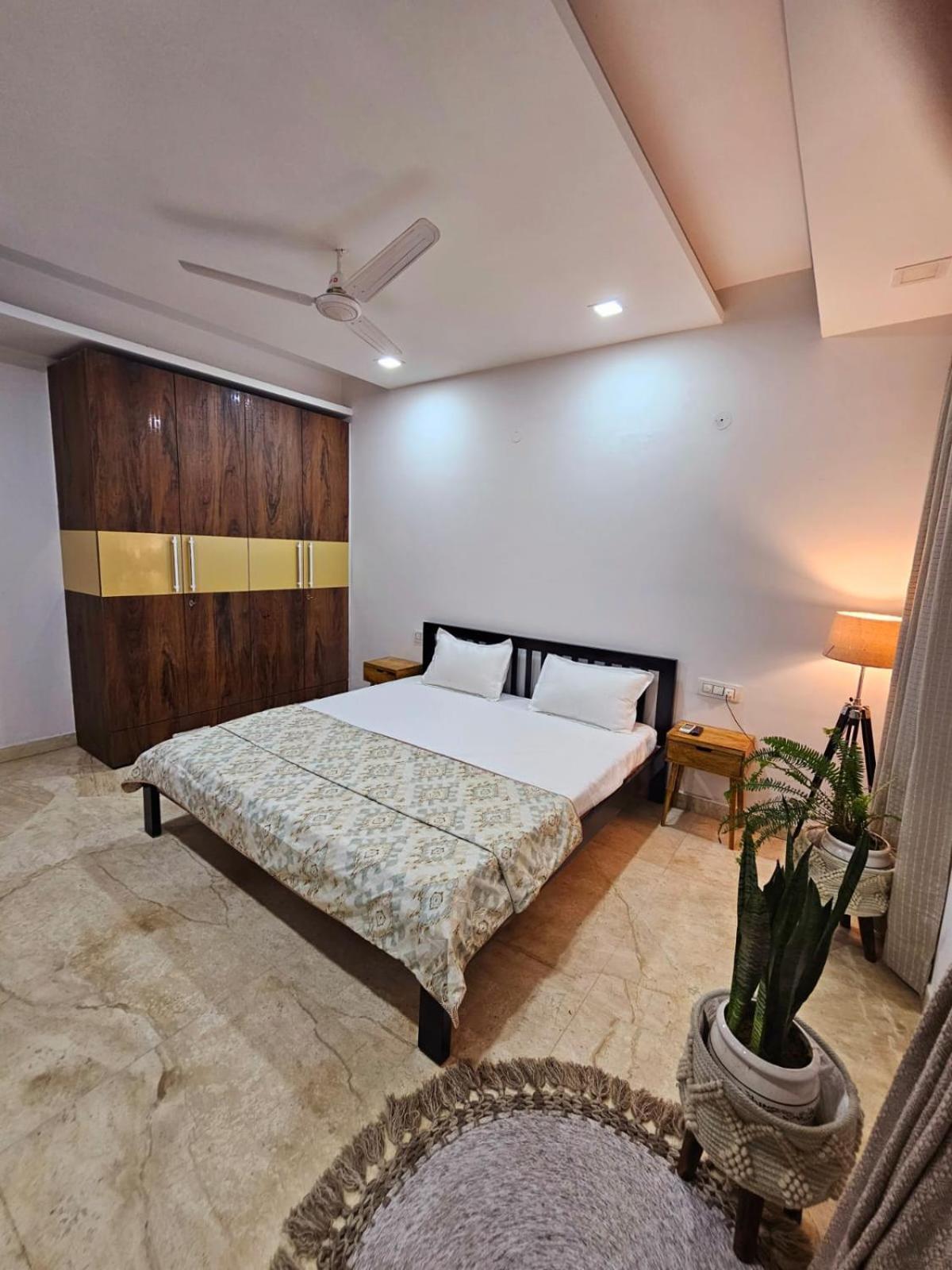 South Delhi, Artistic 4bhk - Vasant Kunj By Maple Key *
