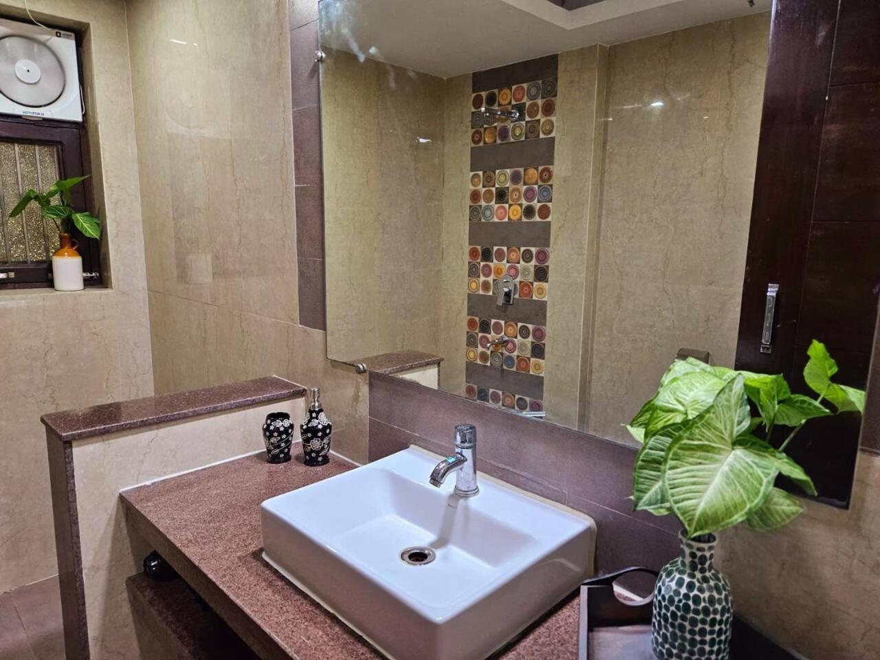 Apartment South Delhi, Artistic 4bhk - Vasant Kunj By Maple Key